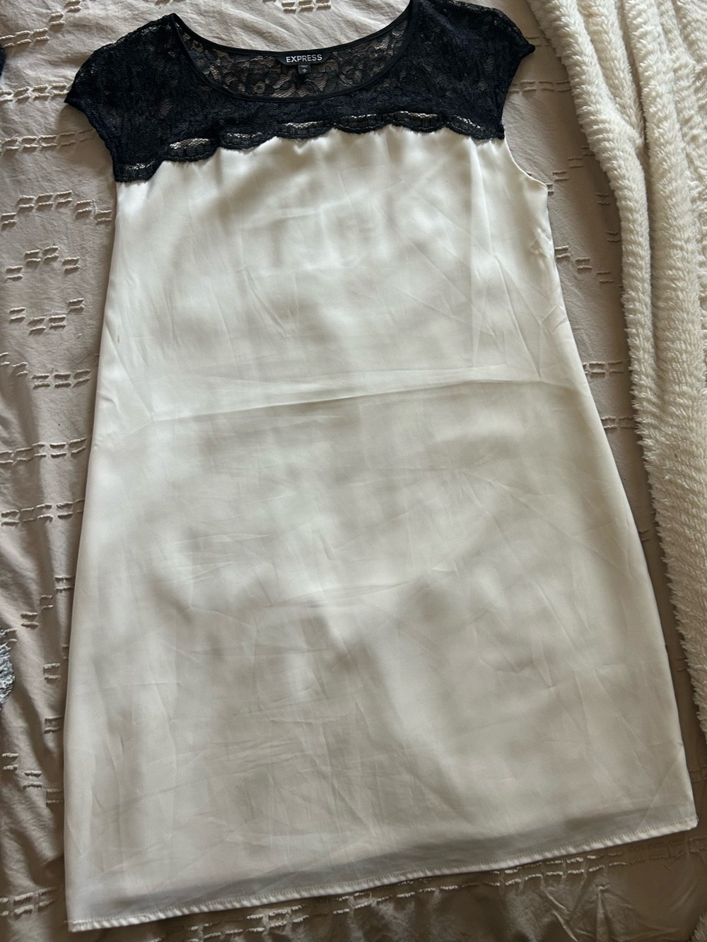 Express Lace Yoke Shift Dress - Black & White